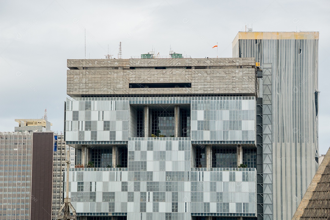 vista do alto de um prédio no centro do rio de janeiro.