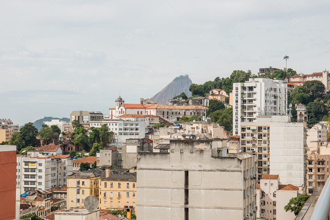 vista do alto de um prédio no centro do rio de janeiro.