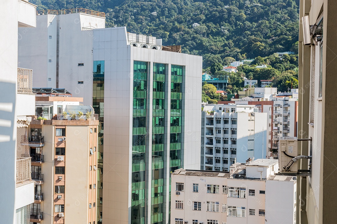 vista do alto de um prédio no bairro humaita no rio de janeiro Brasil.