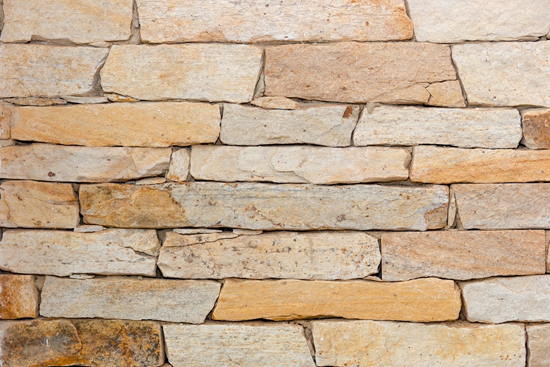 parede de tijolos claros, usada para decorar uma casa no Rio de Janeiro Brasil.