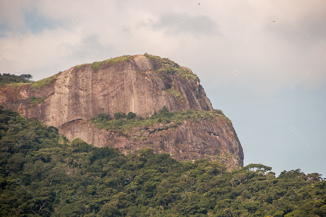vista da bela pedra no Rio de Janeiro.