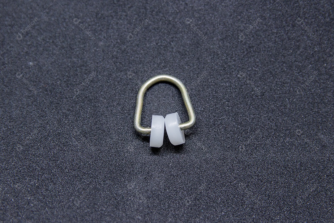 rodízio para prender a cortina.