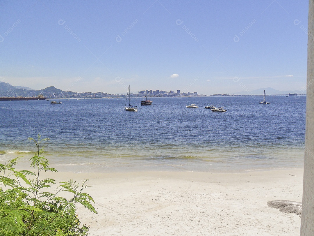 Praia de Adão e Eva no Rio de Janeiro, Brasil.