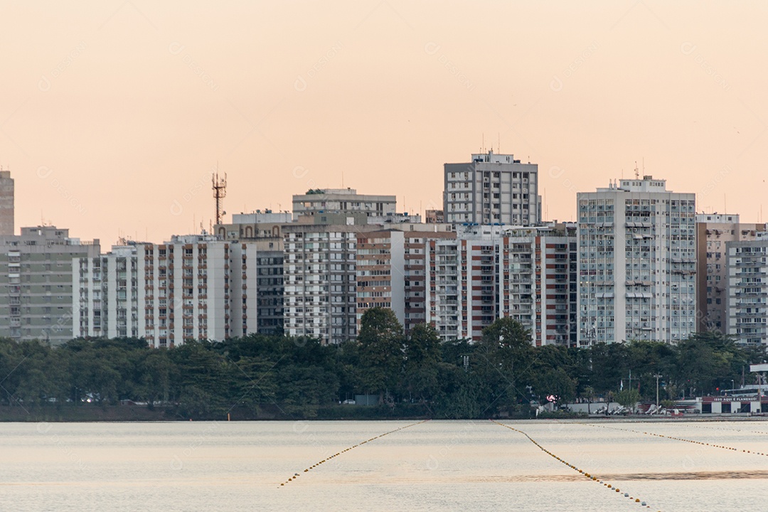 vista da lagoa rodrigo de freitas no rio de janeiro.
