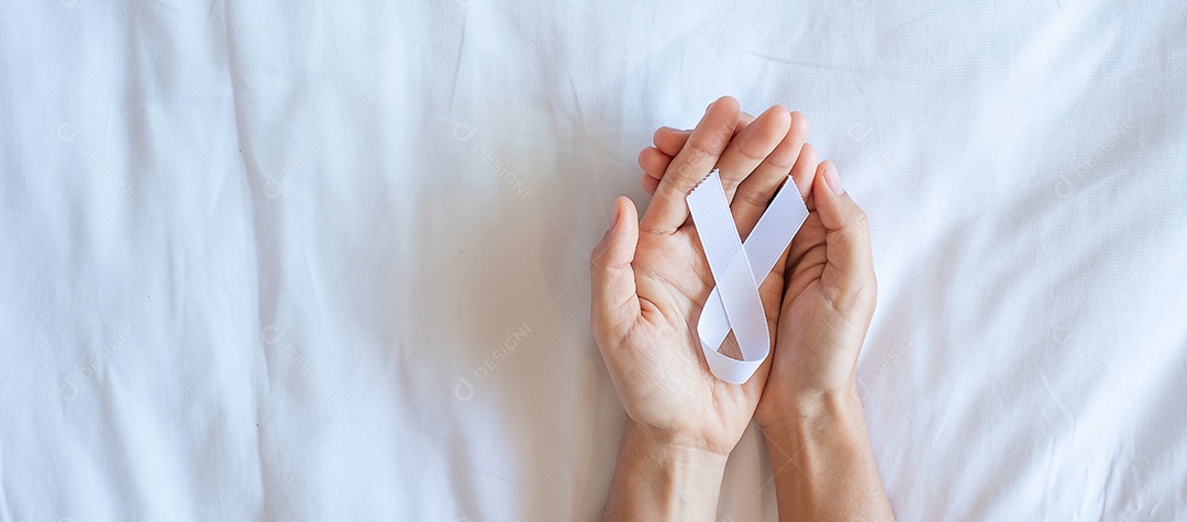 Novembro Mês de Conscientização do Câncer de Pulmão, Democracia e Internacional