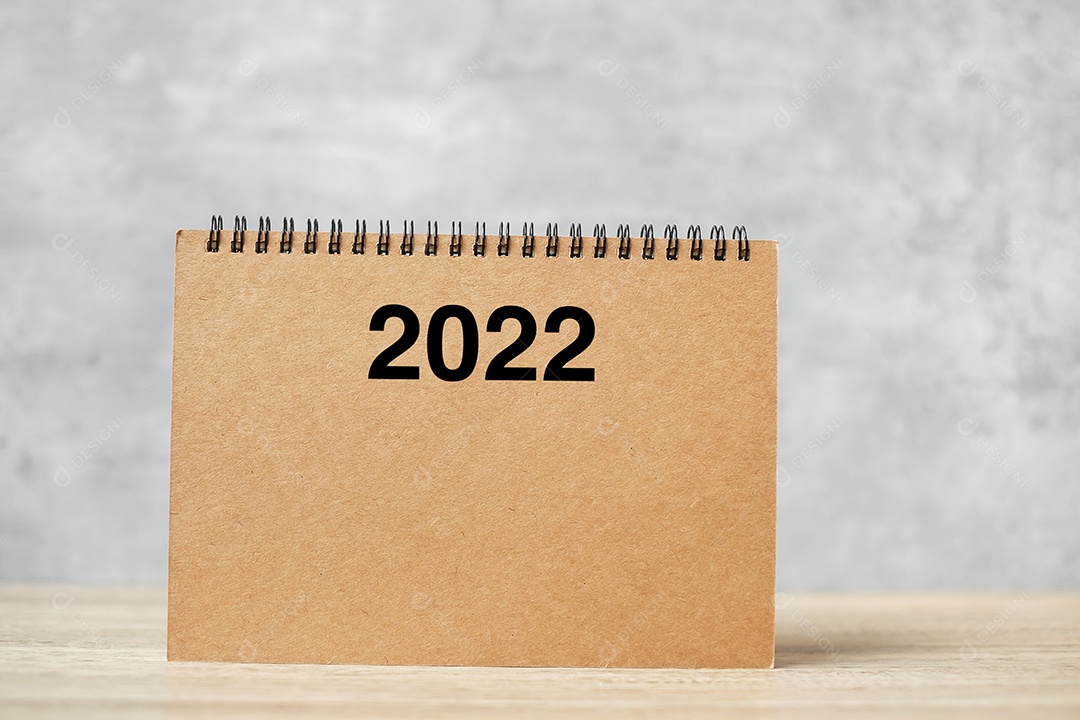 Calendário de feliz ano novo de 2022 na mesa. contagem regressiva, resolução