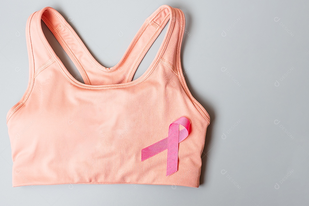 Mês de conscientização do câncer de mama, fita rosa na barra esportiva feminina