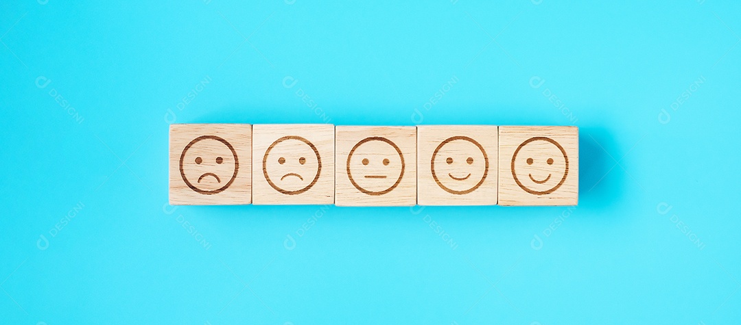 blocos de símbolo de rosto de emoção sobre fundo azul. Classificação de serviço