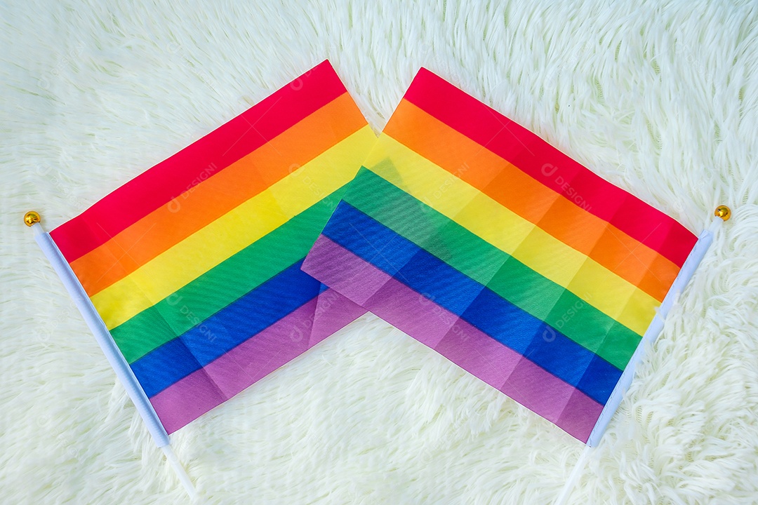 Bandeira LGBTQ arco-íris em fundo branco. Apoio Lésbica, Gay, Bi