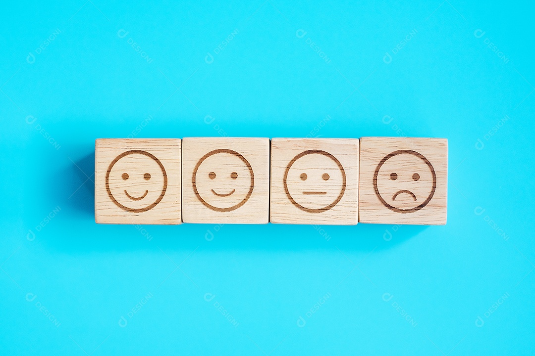 blocos de símbolo de rosto de emoção sobre fundo azul. Classificação de serviço