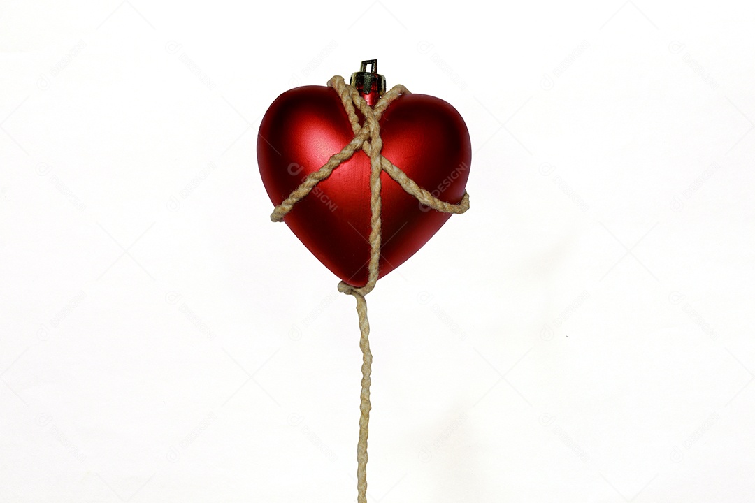 Ofício artesanal de galo dobrado de papel , ano do Galo em fundo branco