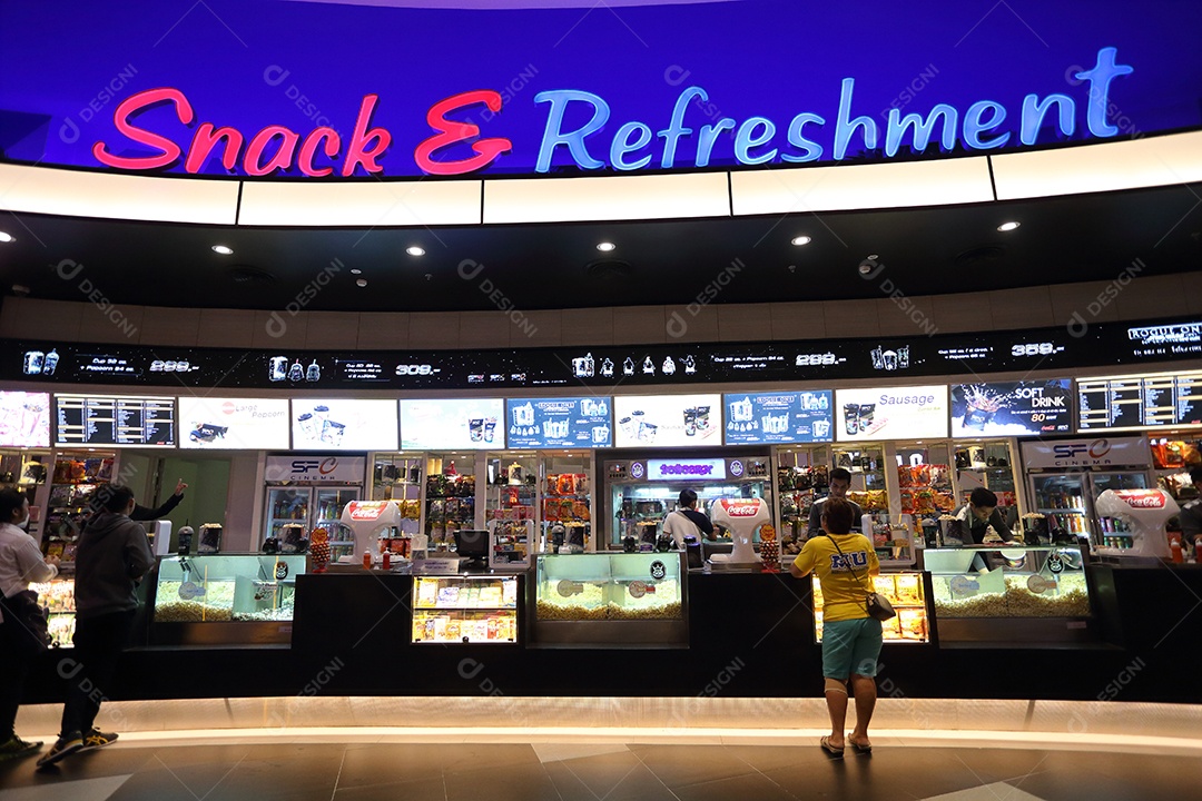 Pessoas não identificadas participantes do teatro juntos intensivamente