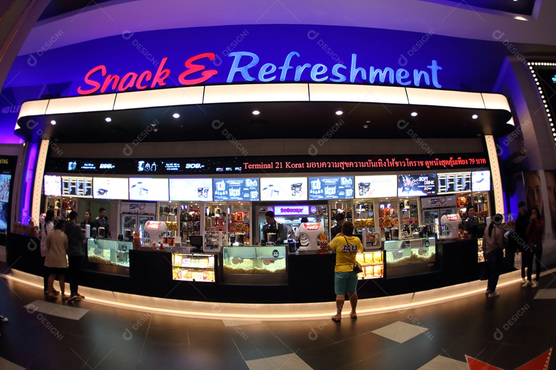 Pessoas não identificadas participantes do teatro juntos intensivamente