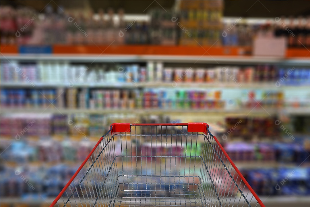 Carrinho nas compras no supermercado.