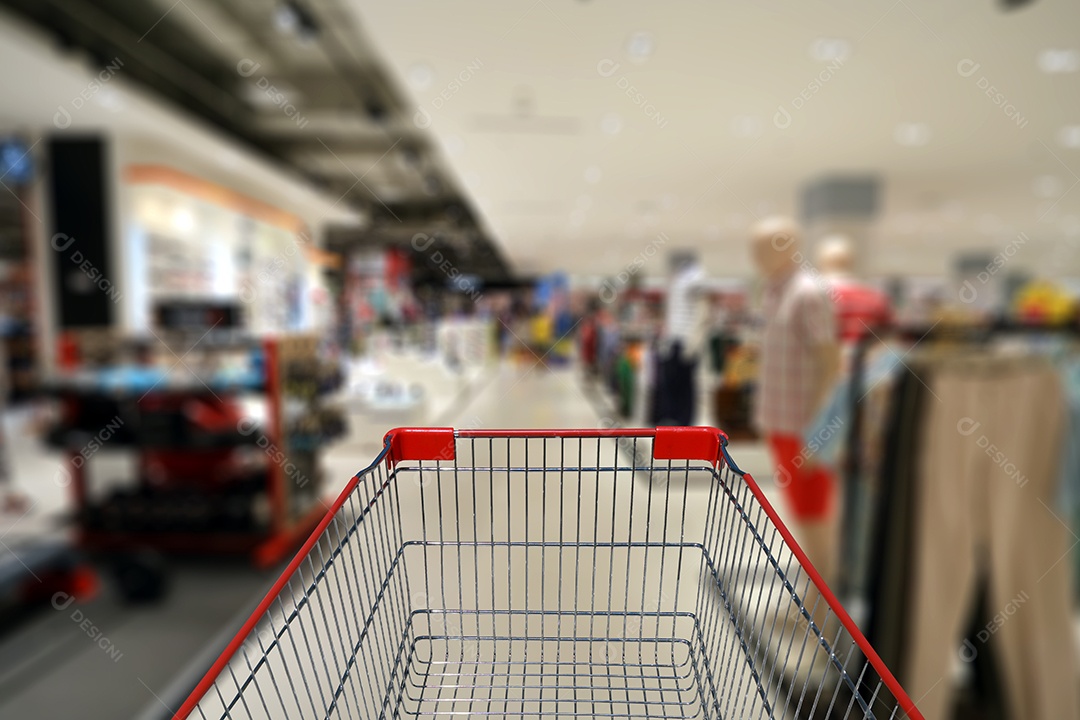 Carrinho nas compras no supermercado.