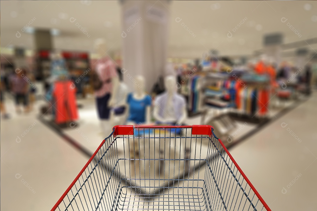 Carrinho nas compras no supermercado.