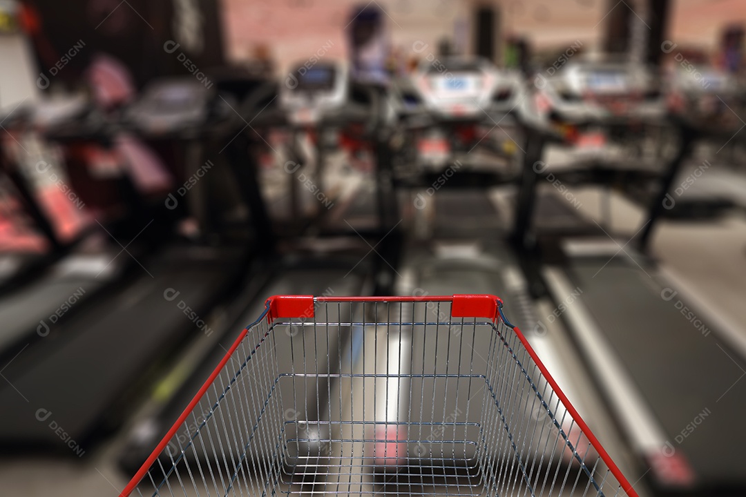 Carrinho nas compras no supermercado.