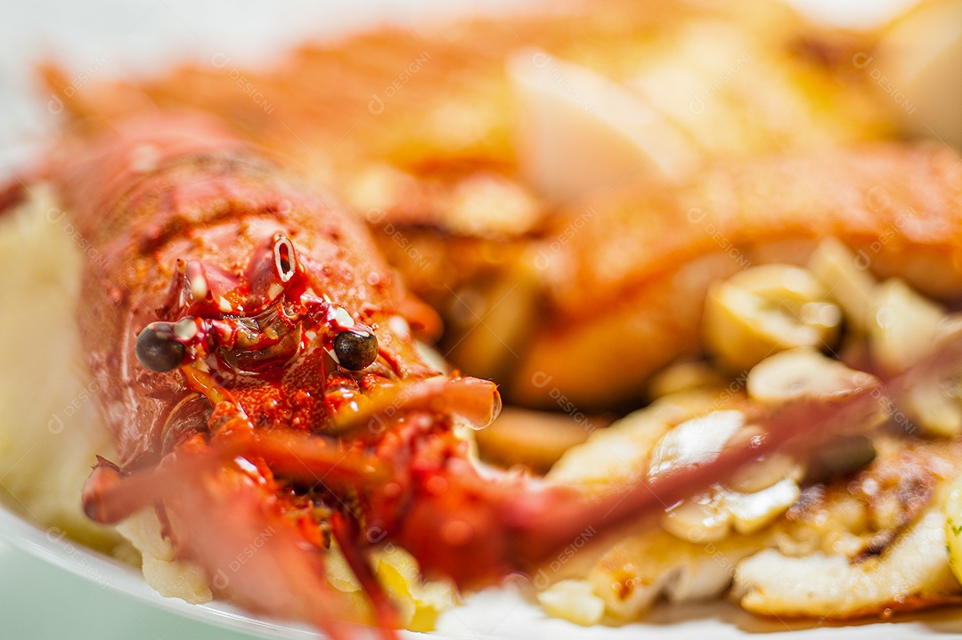 Prato de Lagosta com frutos do mar