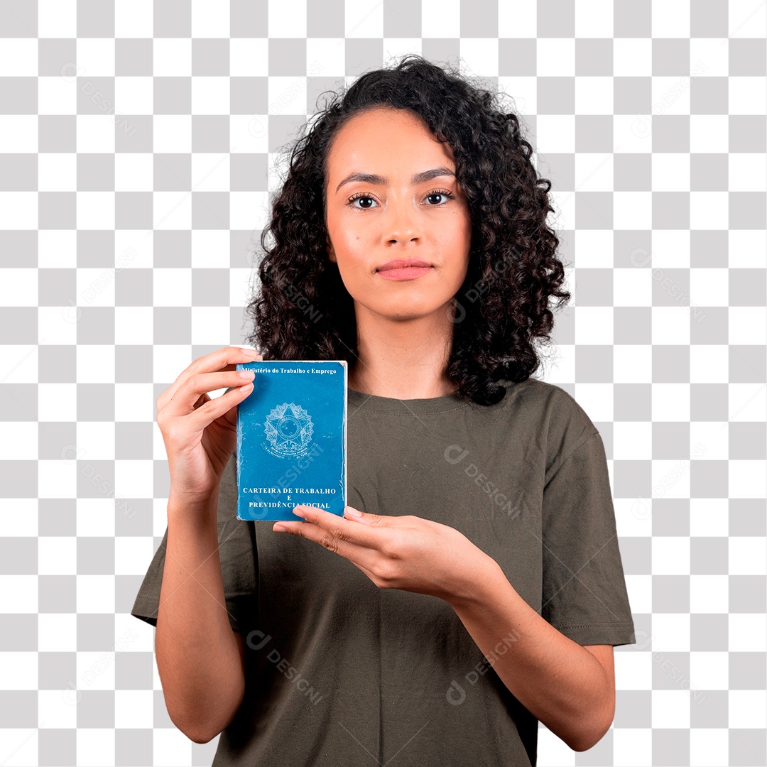 Mulher bonita de cabelos cacheado mostrando Carteira de Trabalho PNG Transparente sem Fundo