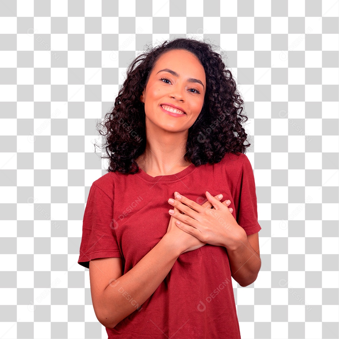 Linda jovem morena de blusa vermelha com a mão sobre o peito