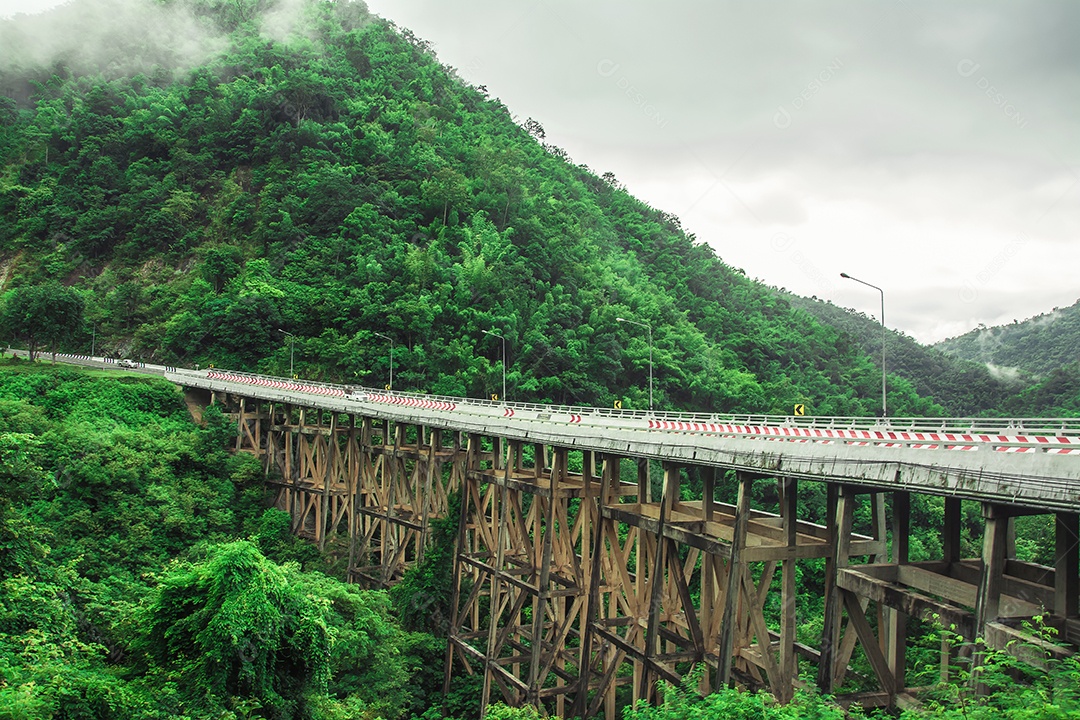 Ponte mais alta em Phetchabun, Huai Tong Bridge, marcos o
