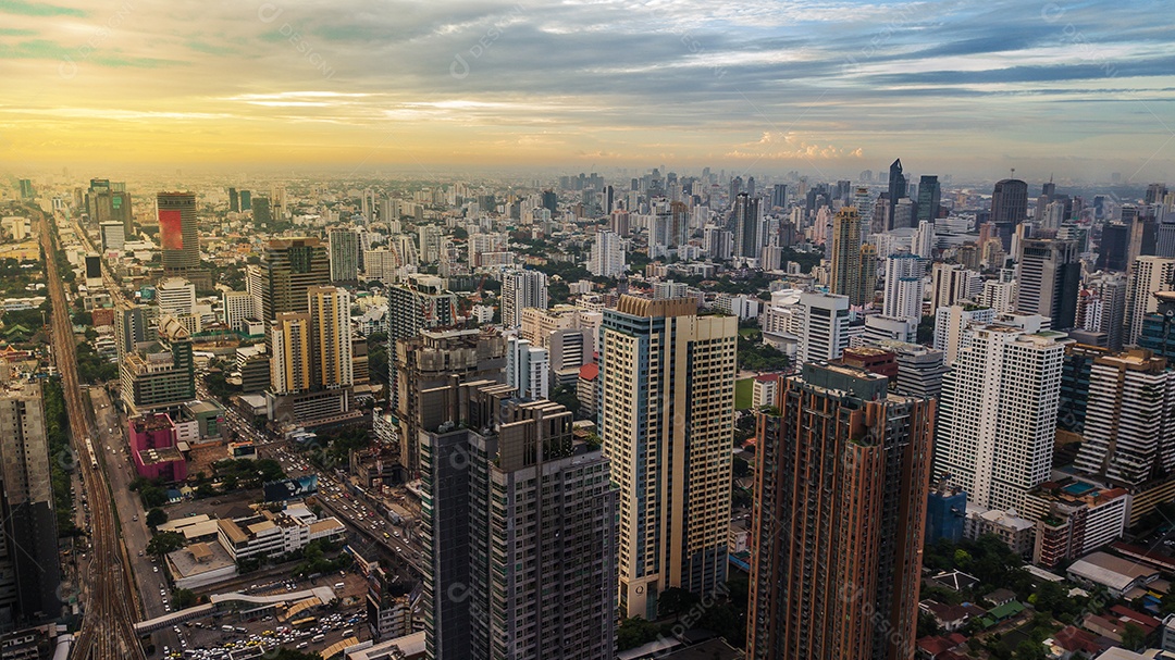 Uma vista aérea da cidade.