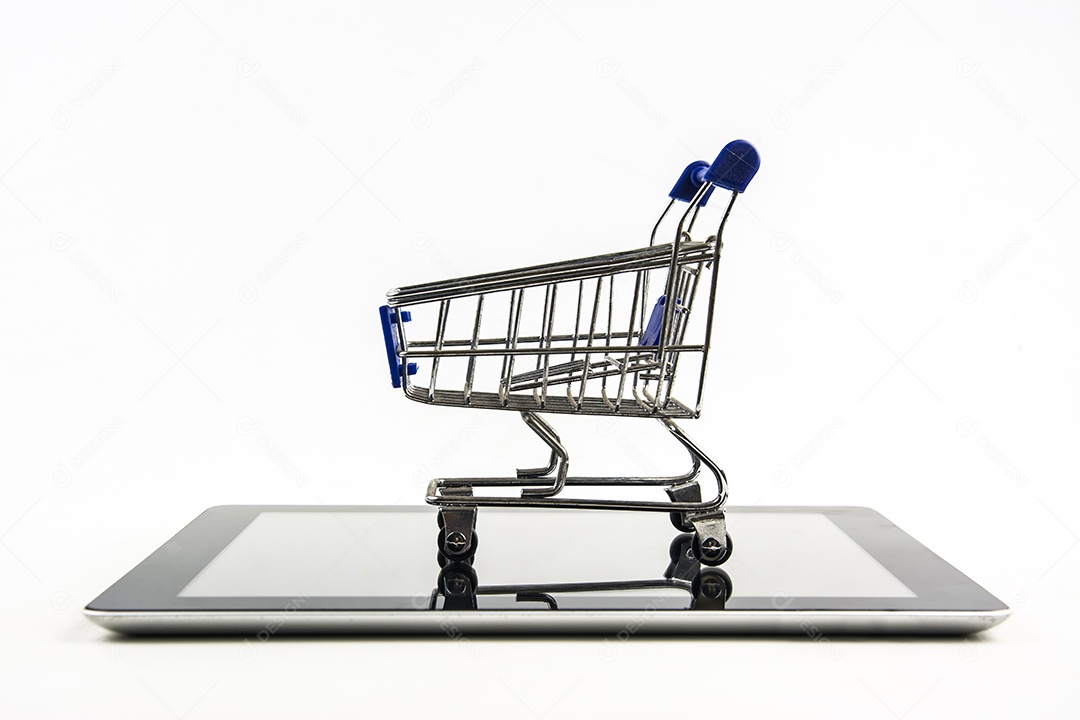 carrinho de compras com tablet em background branco, significa fazer compras online