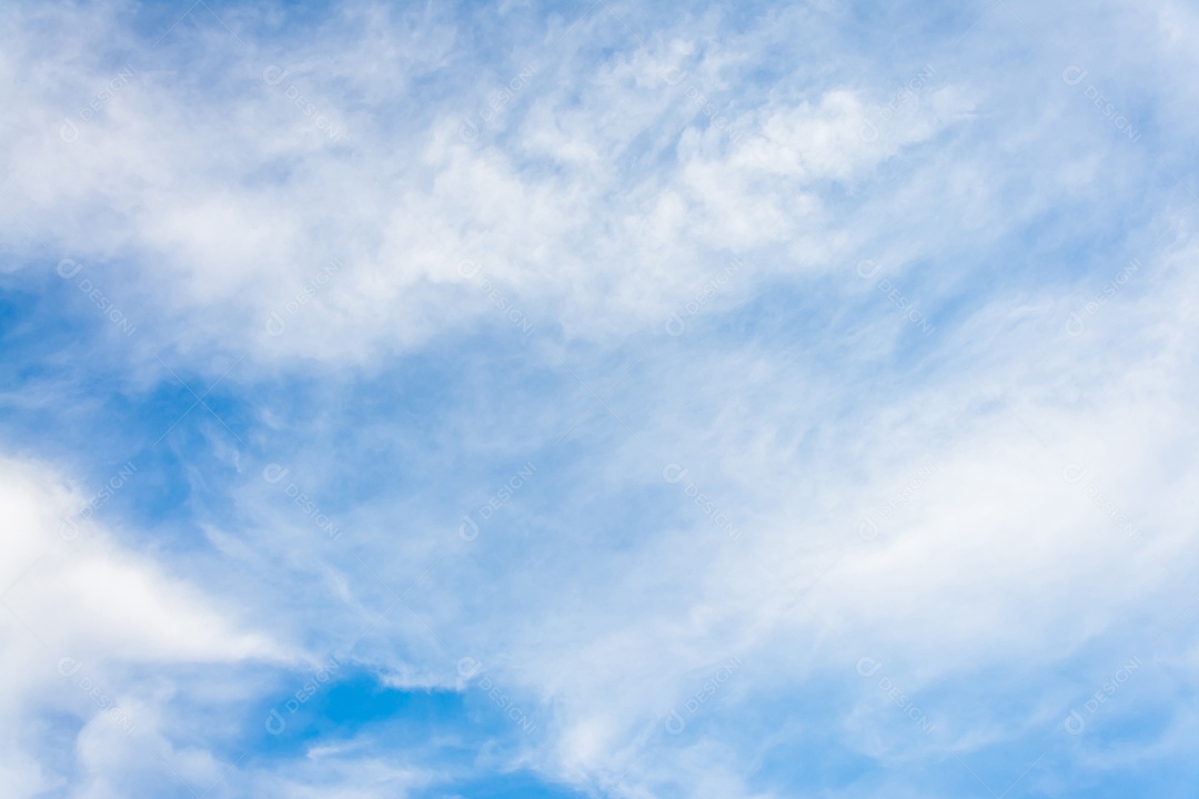 nuvens de gradiente azul de verão fundo branco claro nuvens claras