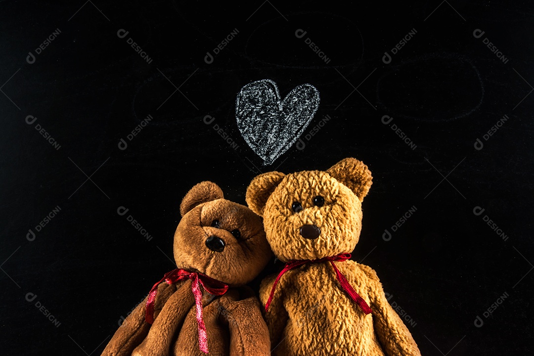 Ursinho de pelúcia com quadro-negro, plano de fundo