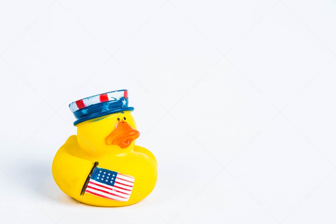 pato de banho no fundo branco brinquedo de pato de borracha bonito