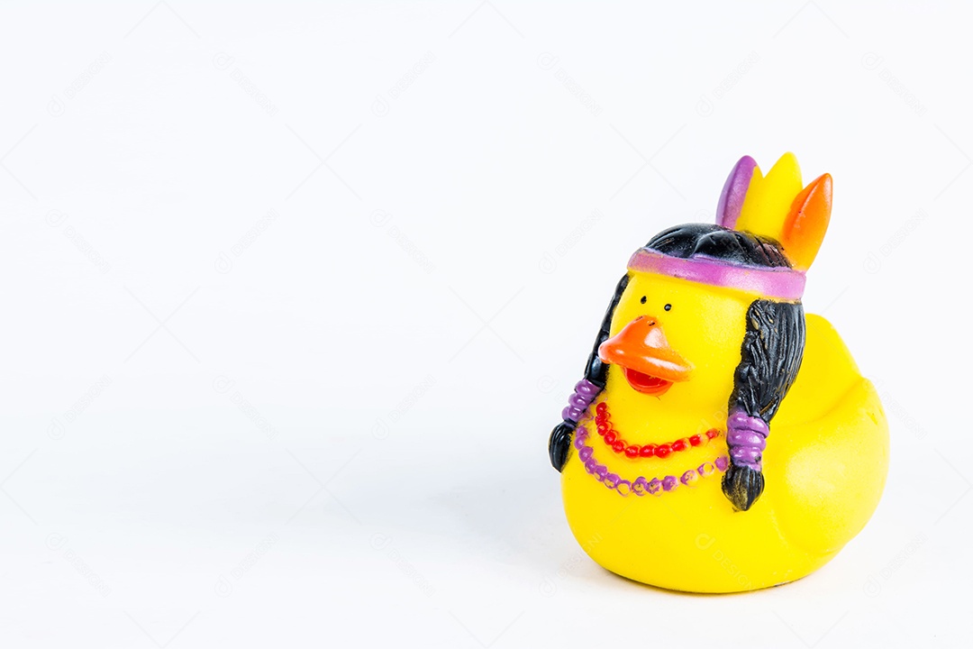 pato de banho no fundo branco brinquedo de pato de borracha bonito