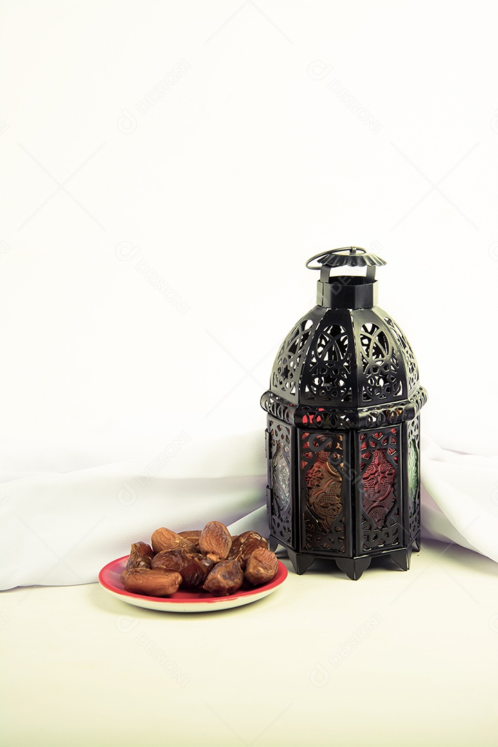 Lanterna iluminada estilo árabe ou lanterna de vela vintage de Marrocos