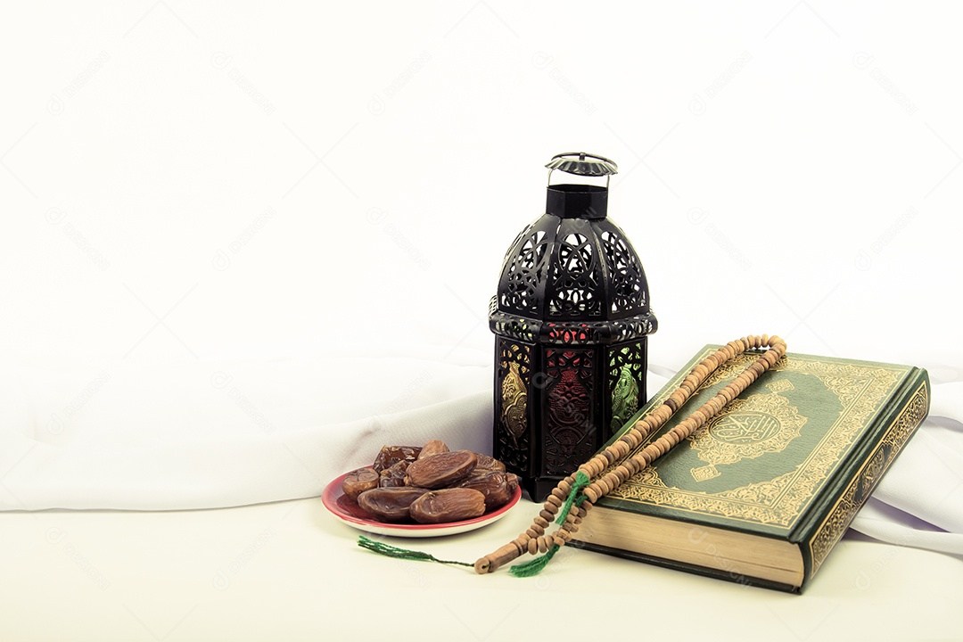 Lanterna iluminada estilo árabe ou lanterna de vela vintage de Marrocos