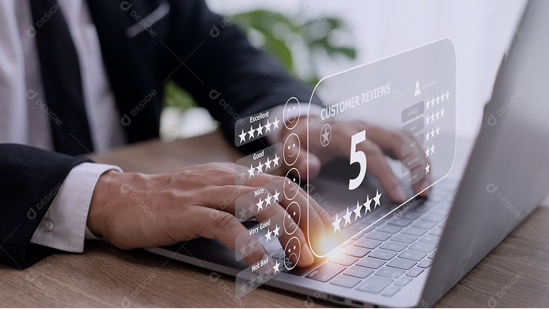 empresário trabalhando em seu laptop no escritório, selecione o ícone