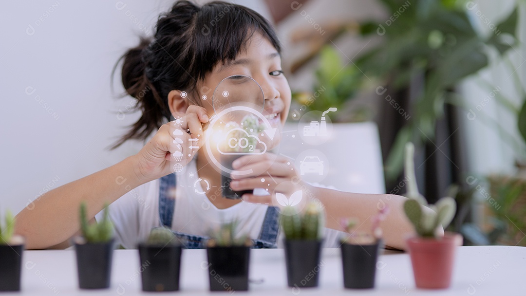 Menina assistindo uma planta. Conceito de tecnologia ambiental.