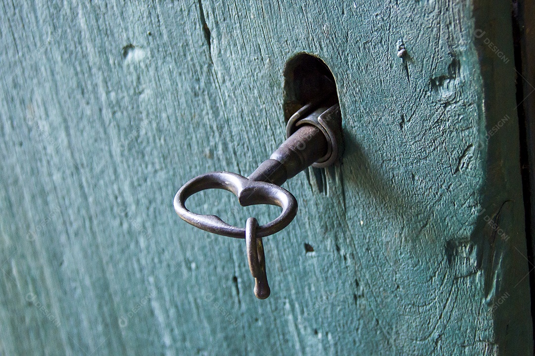 old key and lock