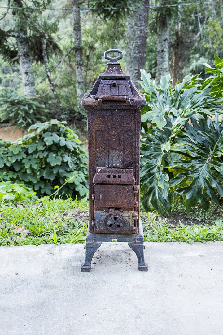 velha grelha enferrujada