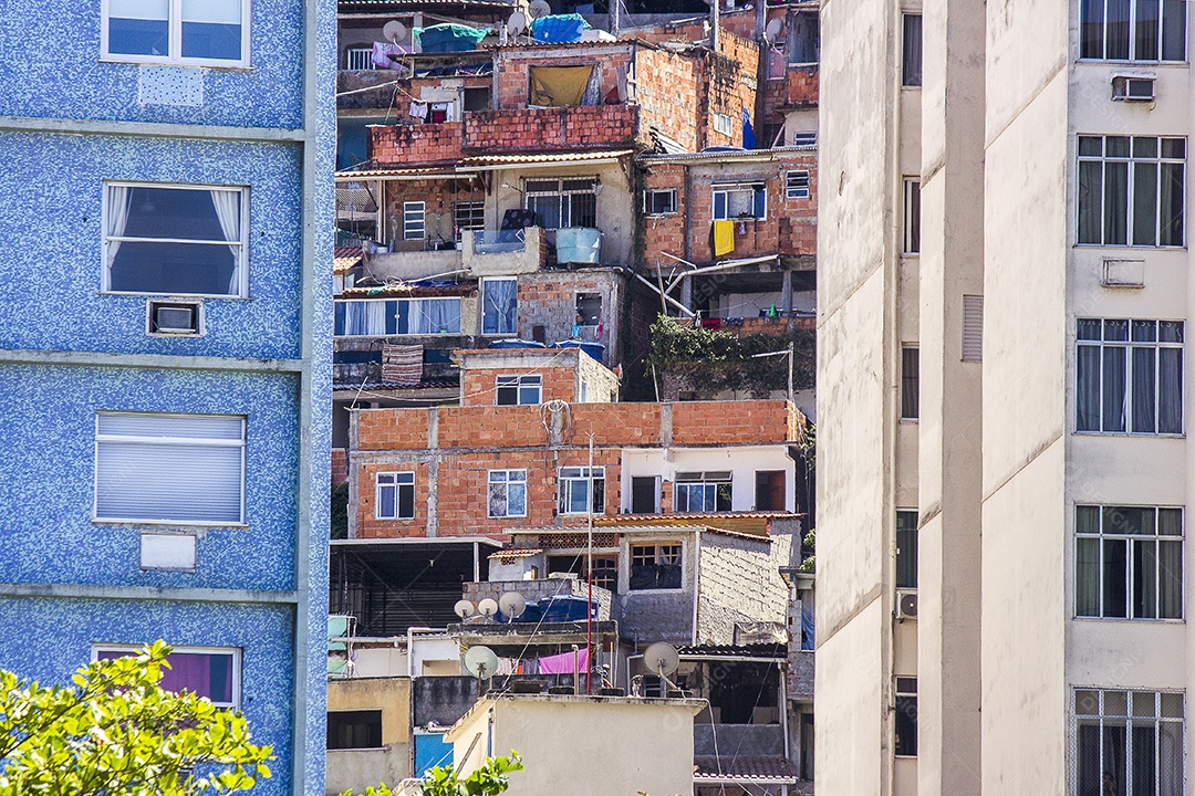 Favela em Copacabana Babilônia.