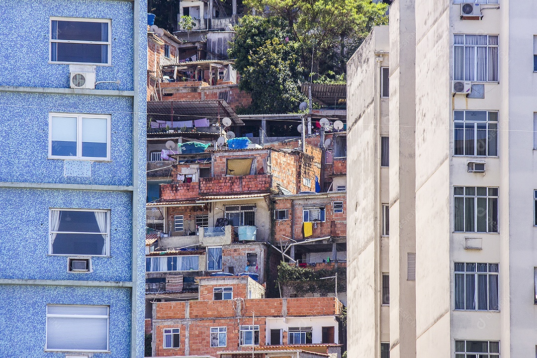 Favela em Copacabana Babilônia.