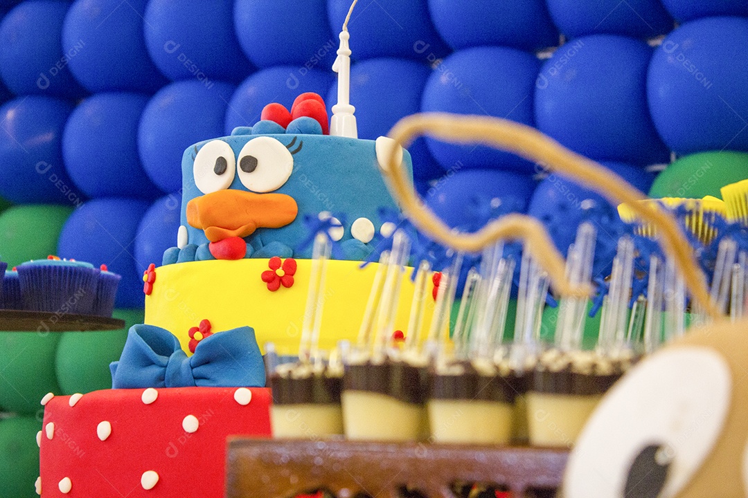 Festa de aniversário da galinha pintadinha.