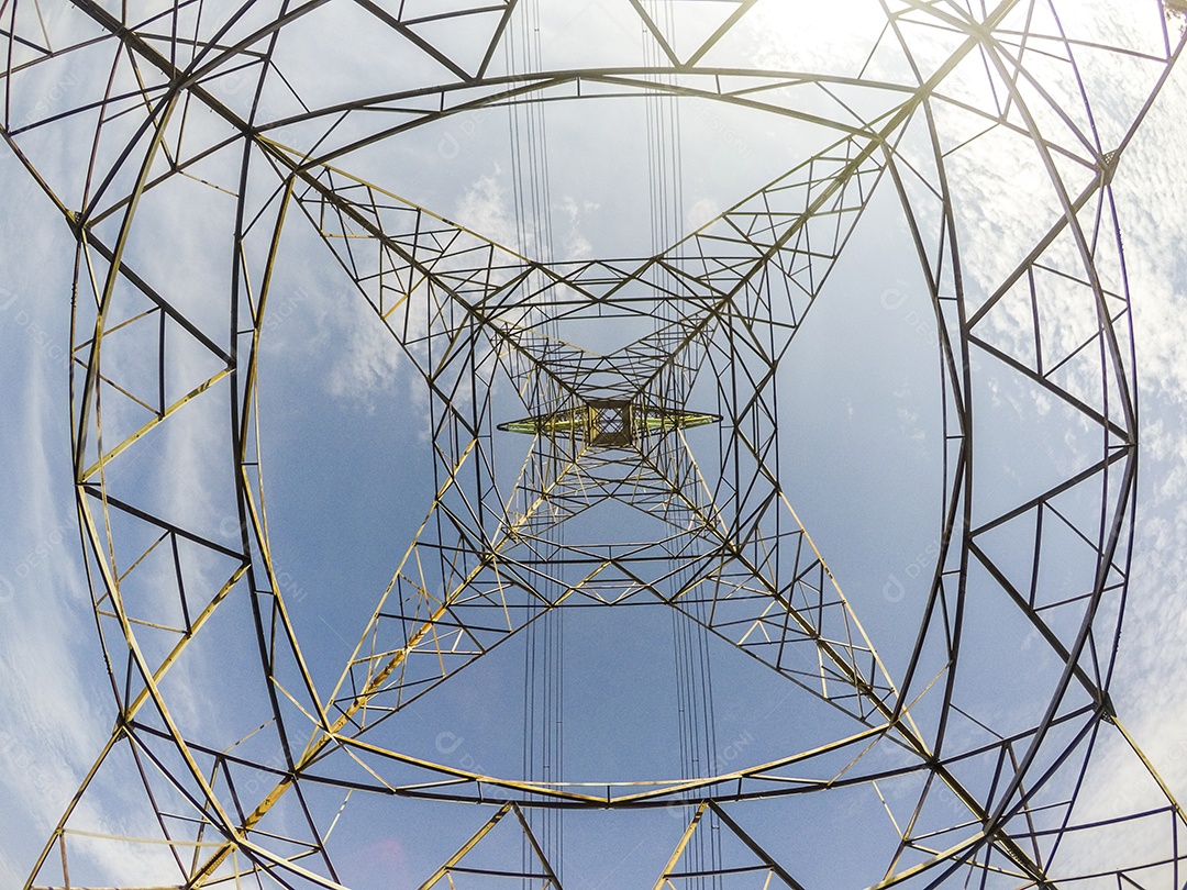 Antenas da comunicação brasileira.