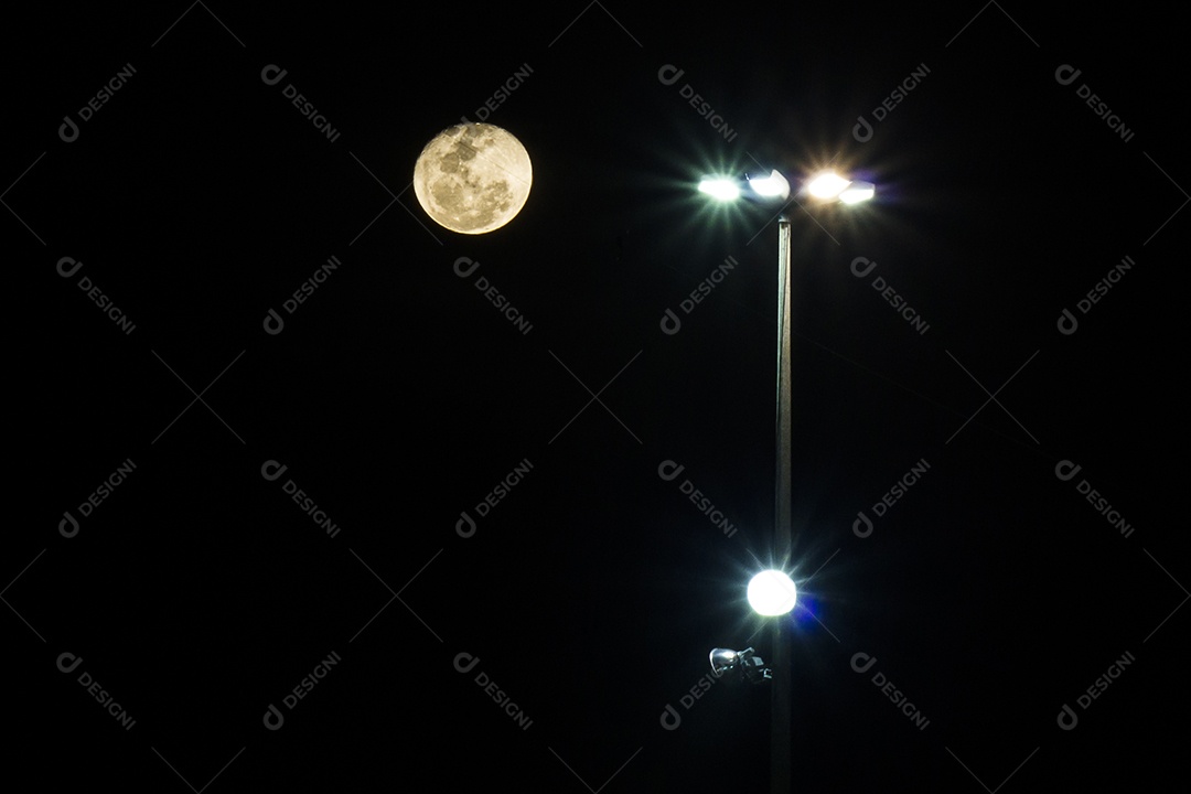 Paisagem lua cheia brasileira.