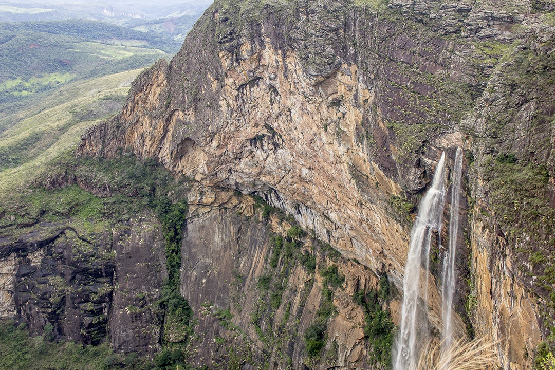 Cachoeira do tabuleiro - brasil.