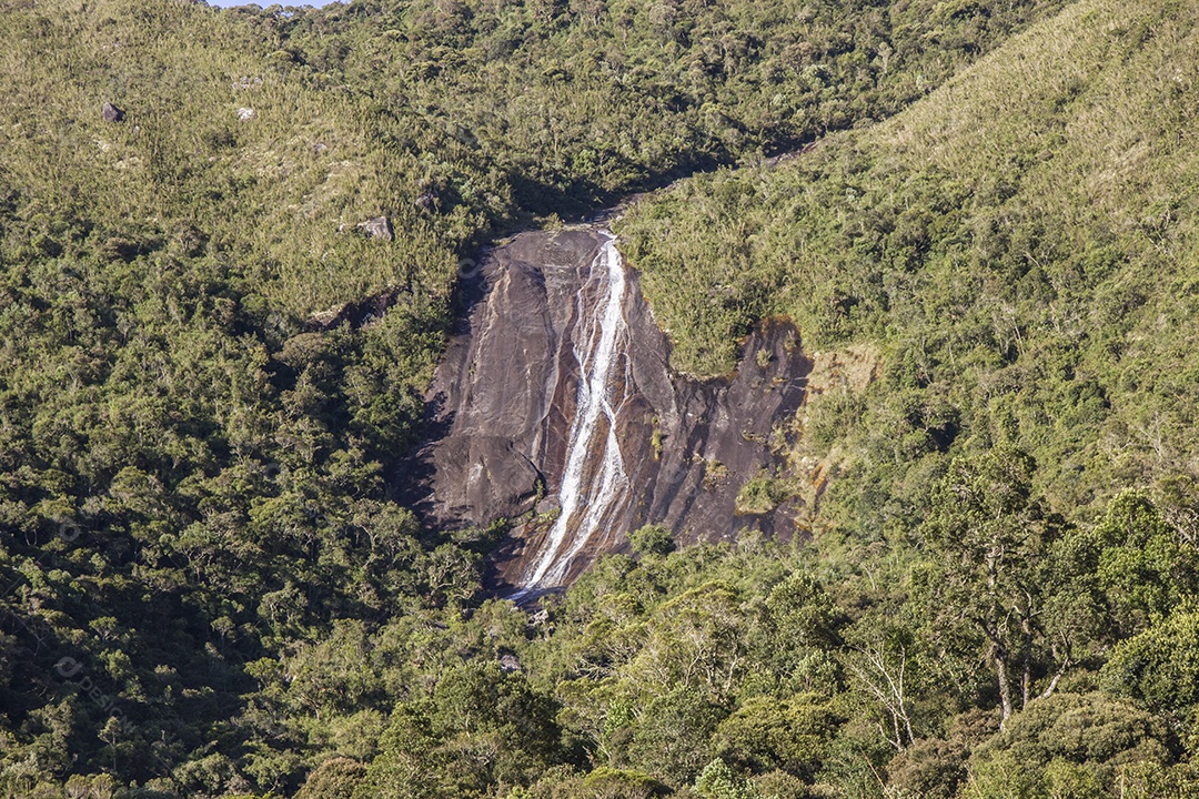 Paisagem pelas trilhas do Itatiaia.