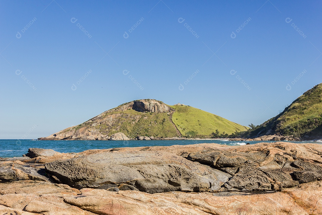 Trilha das praias selvagens no Rio de Janeiro.