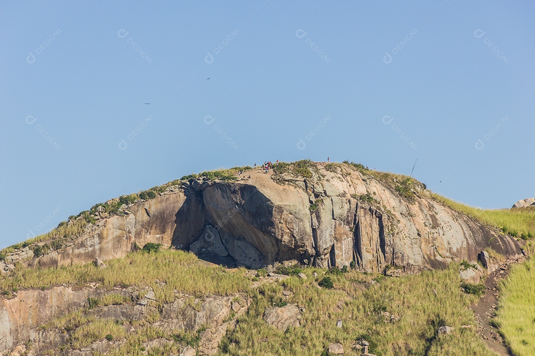Trilha das praias selvagens no Rio de Janeiro.