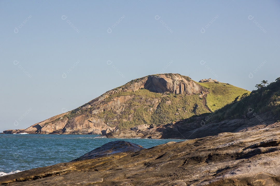 Trilha das praias selvagens no Rio de Janeiro.