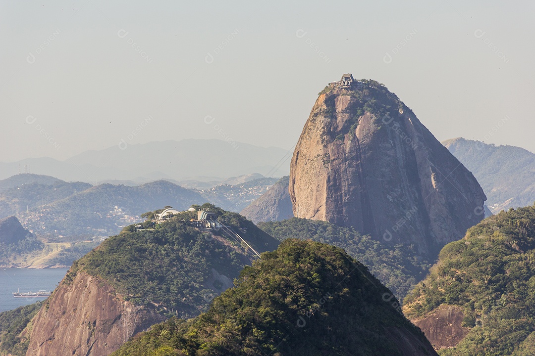 Trilha do morro da criançada em Copacabana.