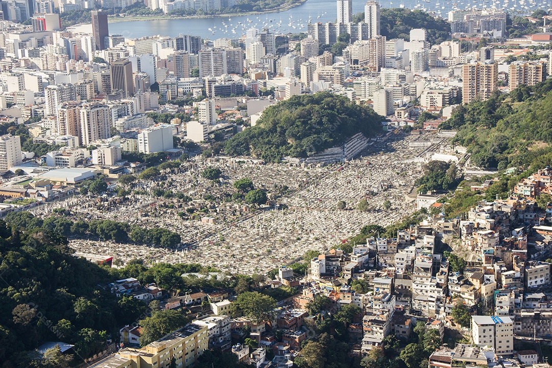 Trilha do morro da criançada em Copacabana.