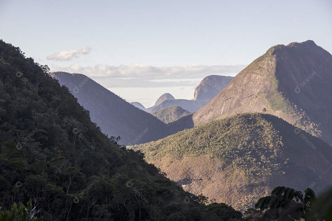 Trilha visual do pico de Alcobaça em Petrópolis.